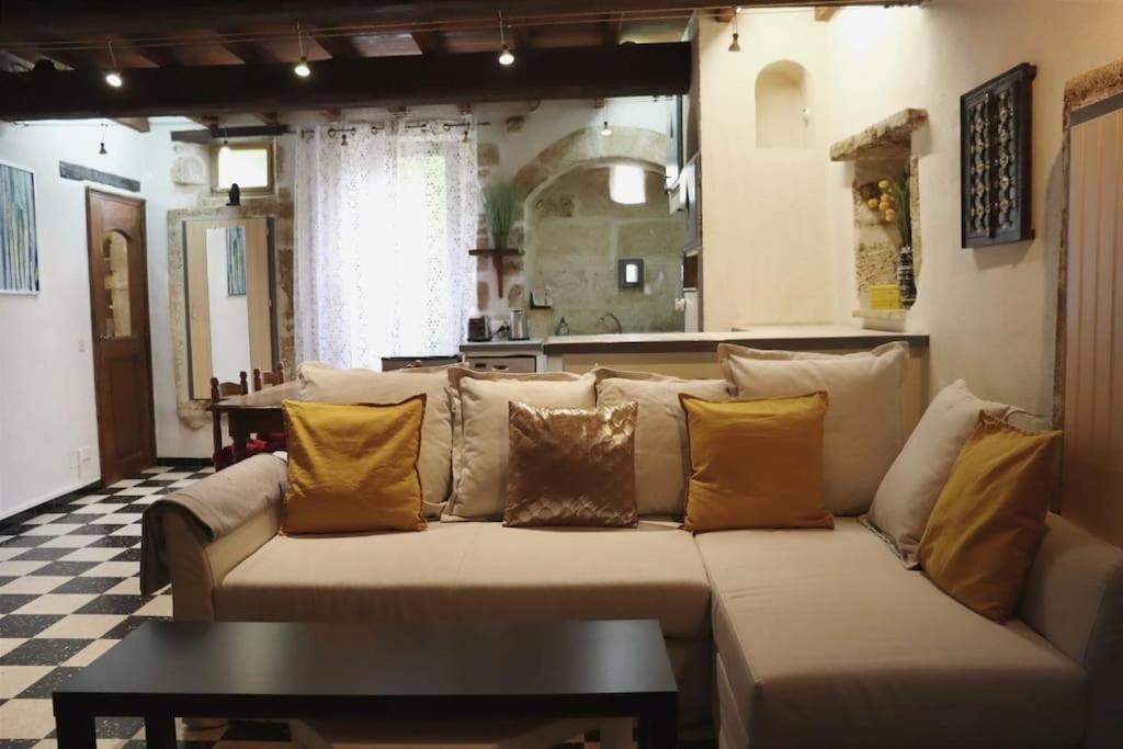 Apartamento Entre Uzes Et Le Pont-Du-Gard Le Logis D'Autrefois Castillon-du-Gard Exterior foto
